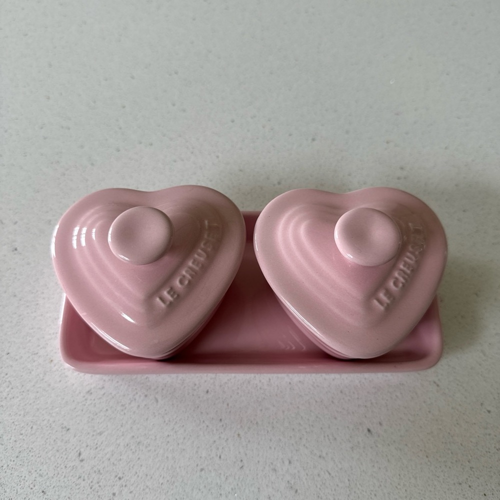 Le Creuset Valentines pink ramekins set with tray